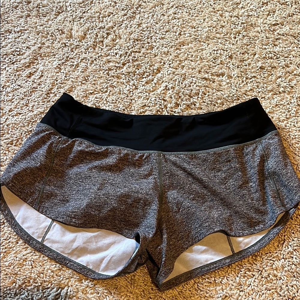 Lululemon gray speed up shorts size 2 2.5inch